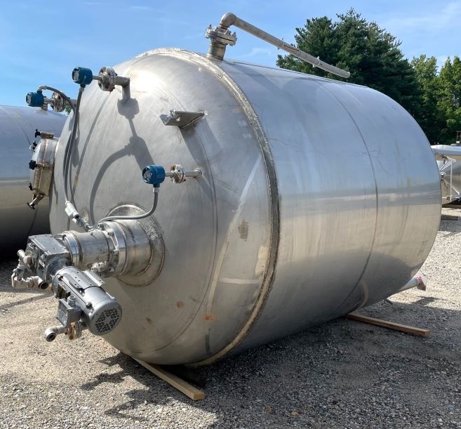 (2) 2500 Gallon Stainless Steel Mueller Tanks/Vessels rated 30 PSI @ 160 to -20 Deg.F..  8' Dia. x 8' T/T.  16'2